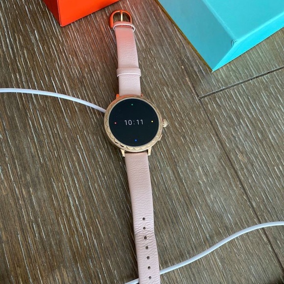 Kate Spade smart watch - Picture 2 of 3